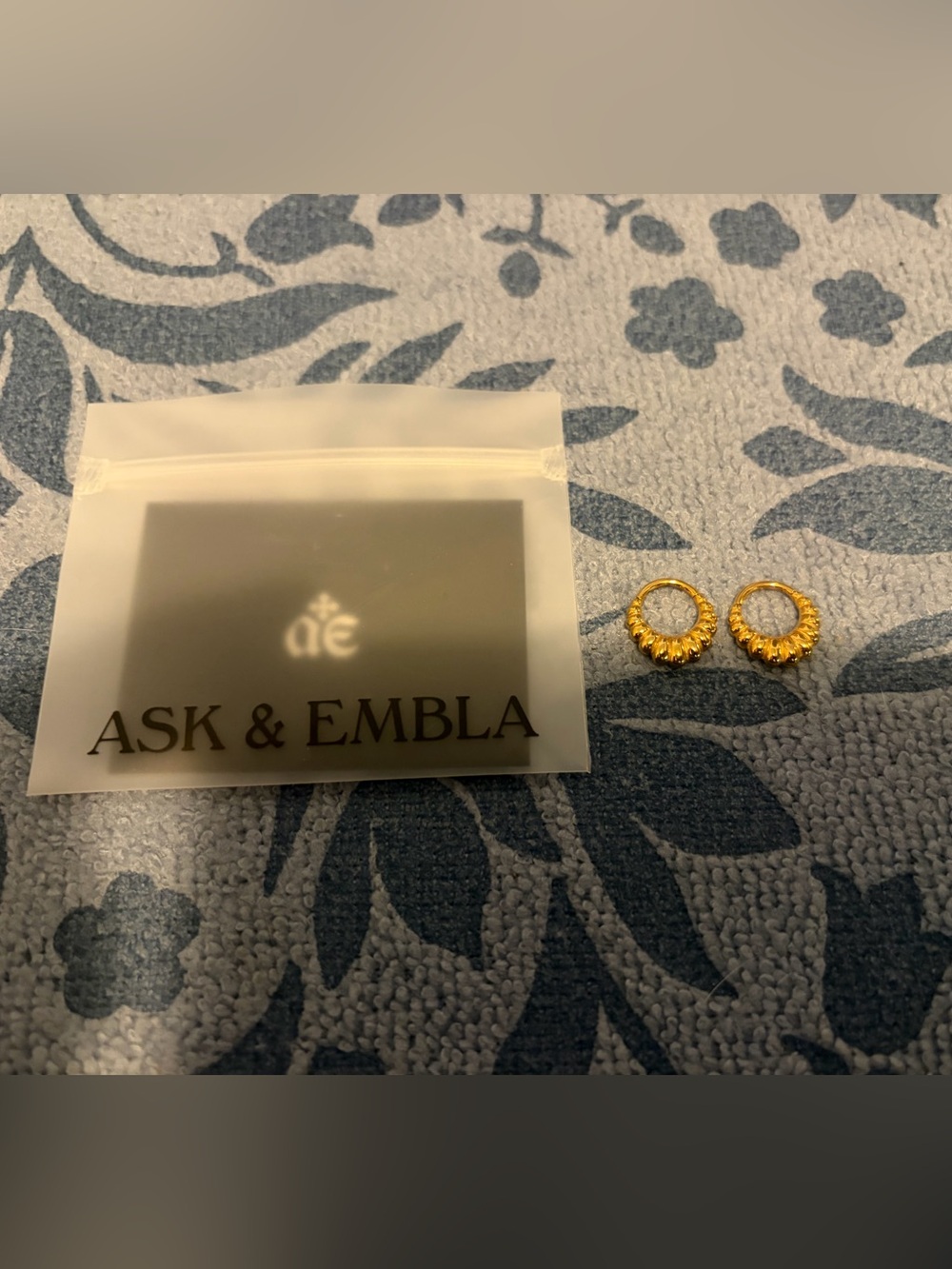 ASK & EMBLA croissant clicker - Picture 2 of 3